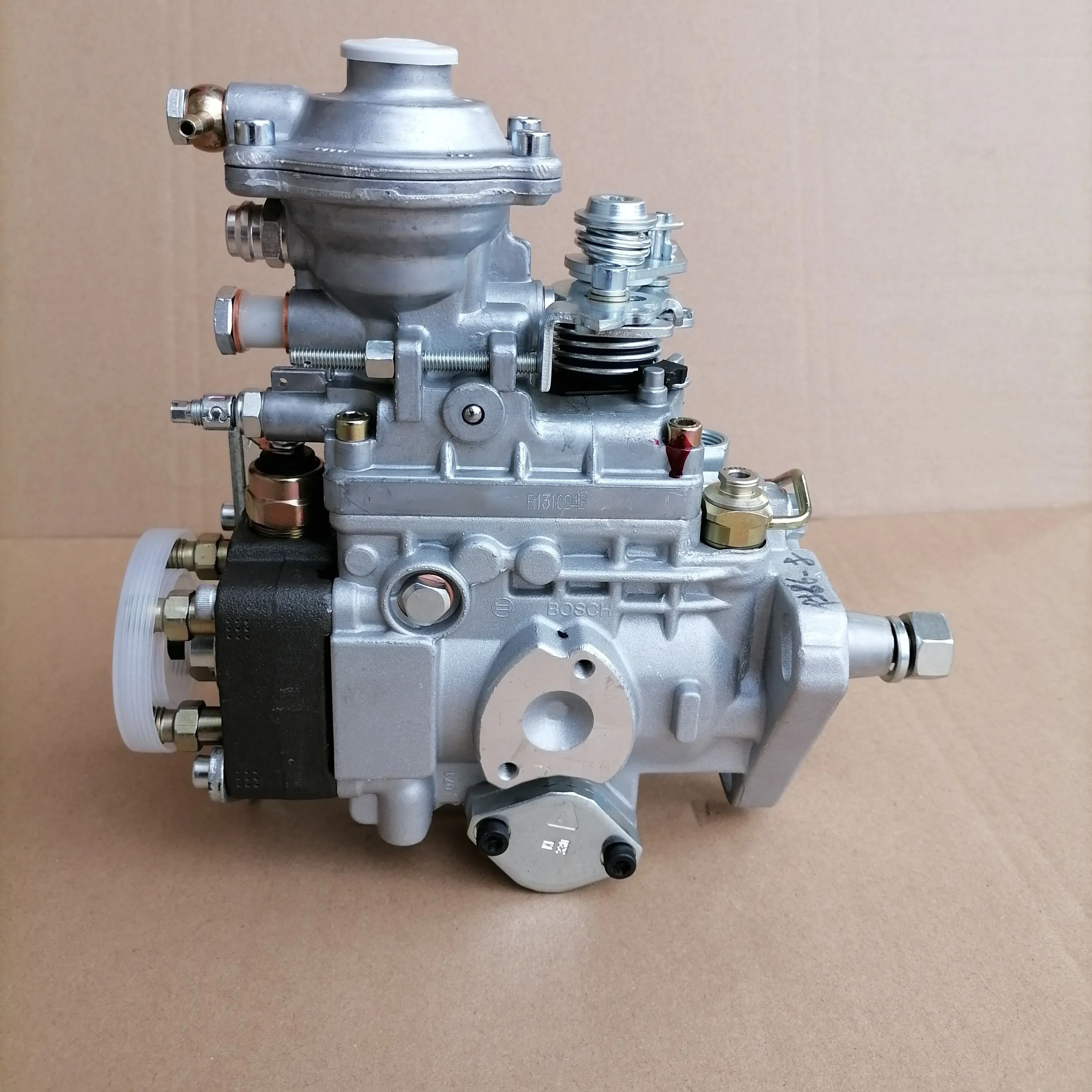 

Hot sale Fuel Pump 3960902 for Cummins 4BT 3.9 VE Pump 3960902