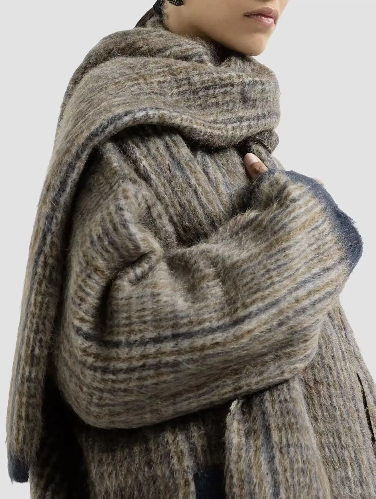 Women'S High-Quality Plaid Mohair Cardigan With An Atmospheric Vibe – New For Autumn/Winter 2026