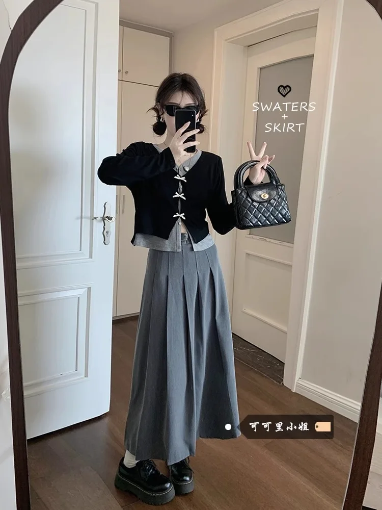 

Chic Long Sleeve Knitted Top with High Waist Half Skirt Two Piece Set for Women Knot Design Slimming Autumn Fashion