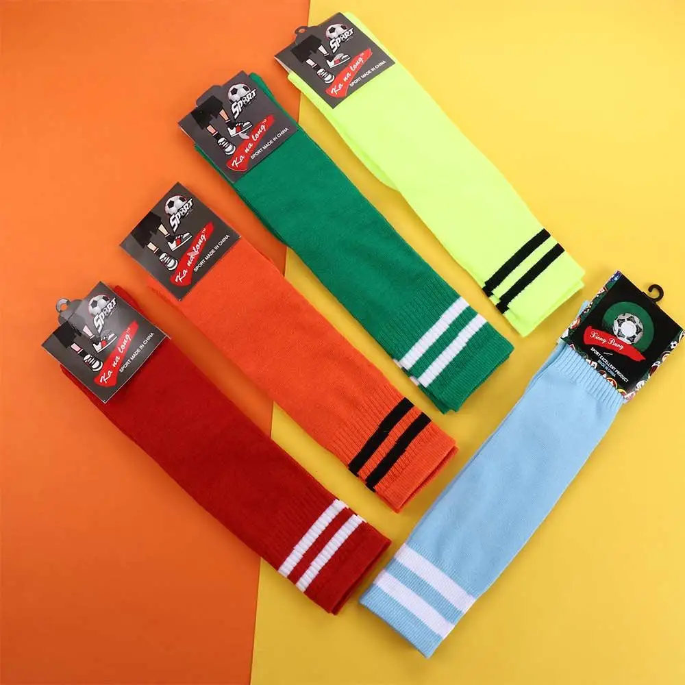 1 Paar lange Kompressionsstrümpfe, mehrfarbig, rutschfeste Socken, lange Fußballsocken, Fußball-Overknee-Socken, Sportsocken – Detail 5