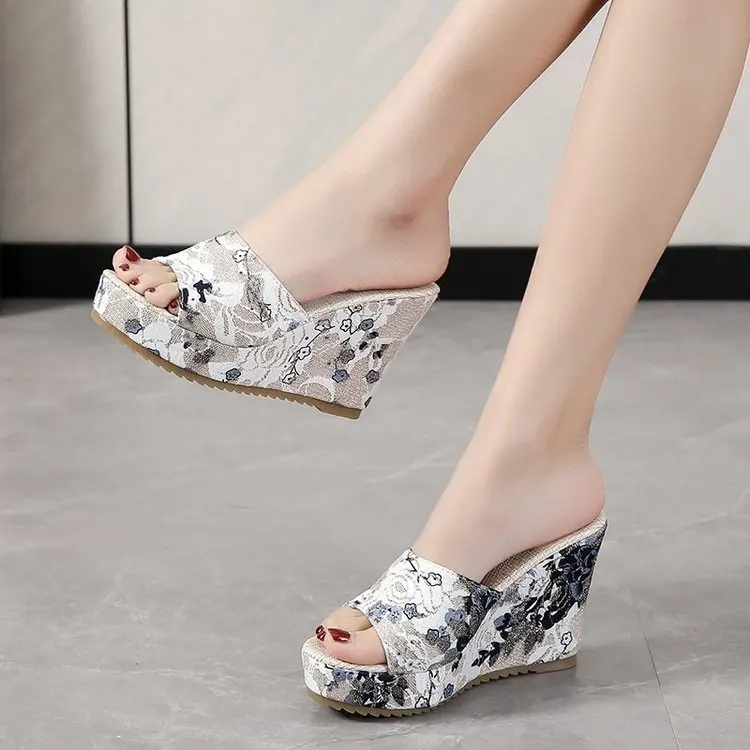 2024 summer new large size wedge heel sandals for women fashionable thick bottom embroidered sandals for women