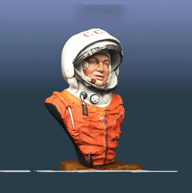 Resin Figure 1/10  MODERN Space  Adventurer BUST   Model Unassambled Unpainted  Figure Building Kit