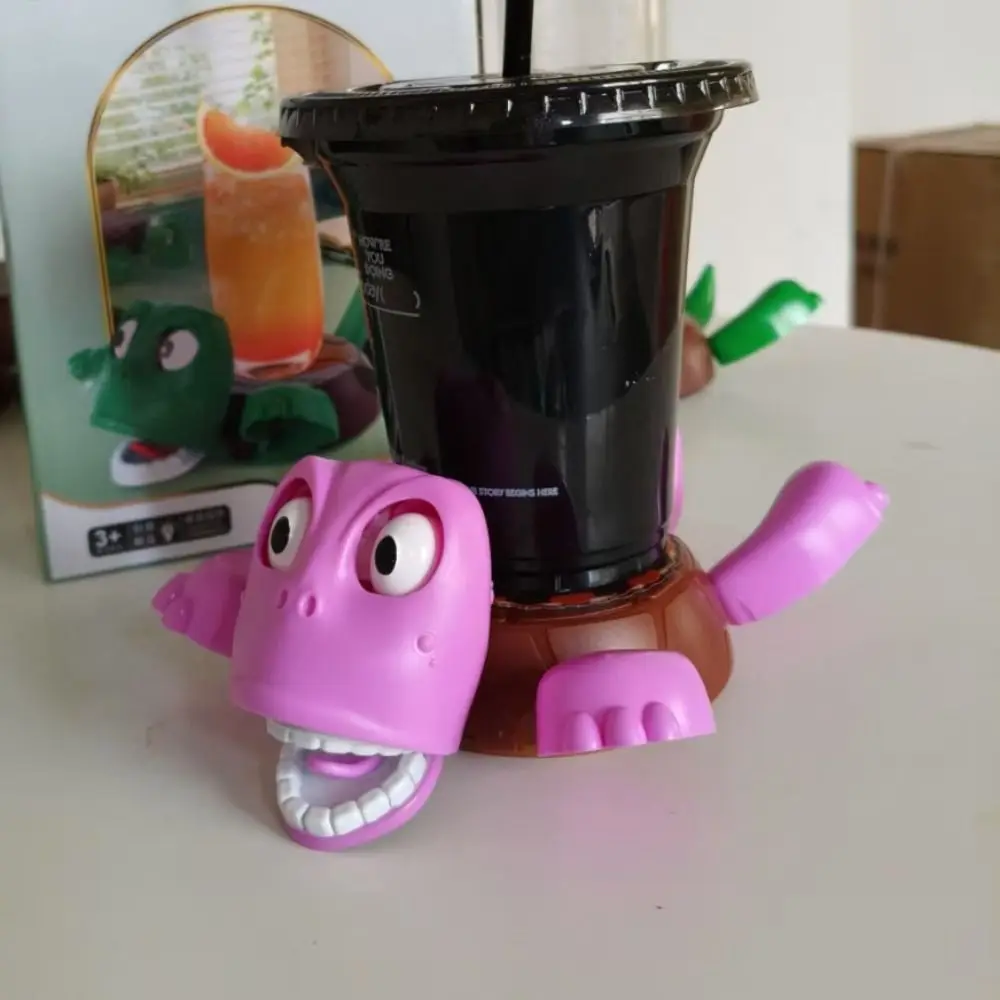 Pernas cruzadas e olhos estourosos, porta-copos de tartaruga assustados, suporte de caneca de tartaruga, brinquedos peculiares, tipo de imprensa anti-queimadura