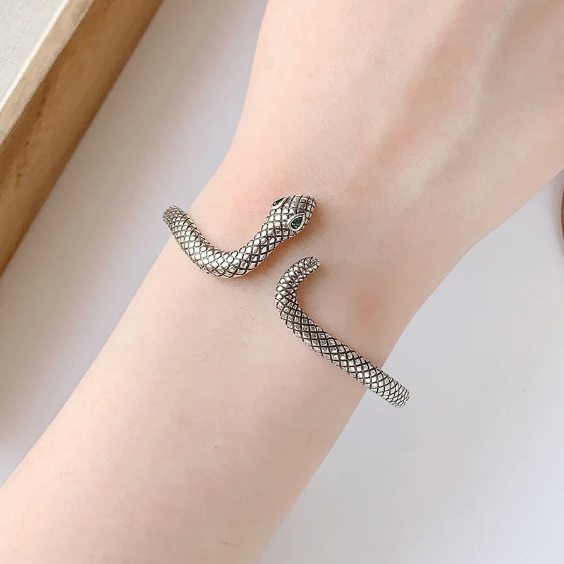 Neue Modische Schlangenförmige Armreifen 925 Sterling Silber Schmuck Personalisierte Grünäugige Tier-Schlangen-Armbänder SL069