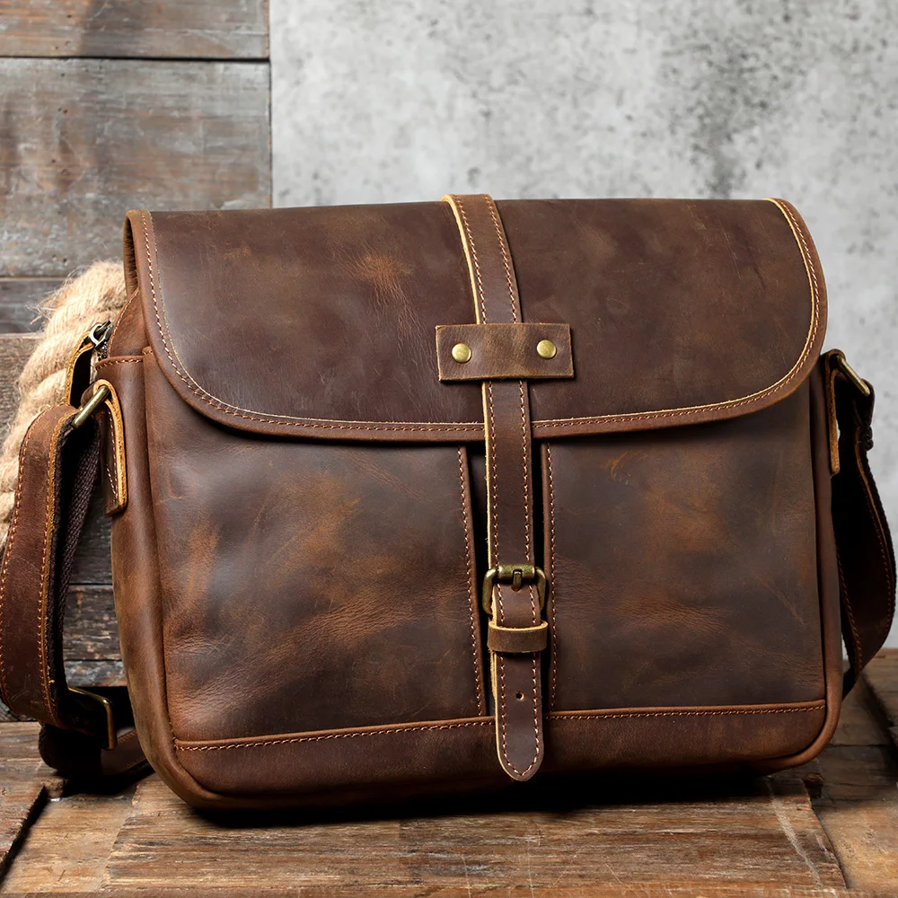 S.WORKER Vintage Echtleder Herren-Umhängetaschen Handgefertigte 12-Zoll-Tasche für iPad, Handy und Schlüssel Geschenk für Männer – Detail 8