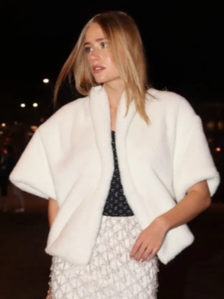 2025 solido inverno addensare cappotti di pelliccia sintetica per le donne caldo manica corta colletto alla coreana cappotti chic nuova giacca allentata top High Street