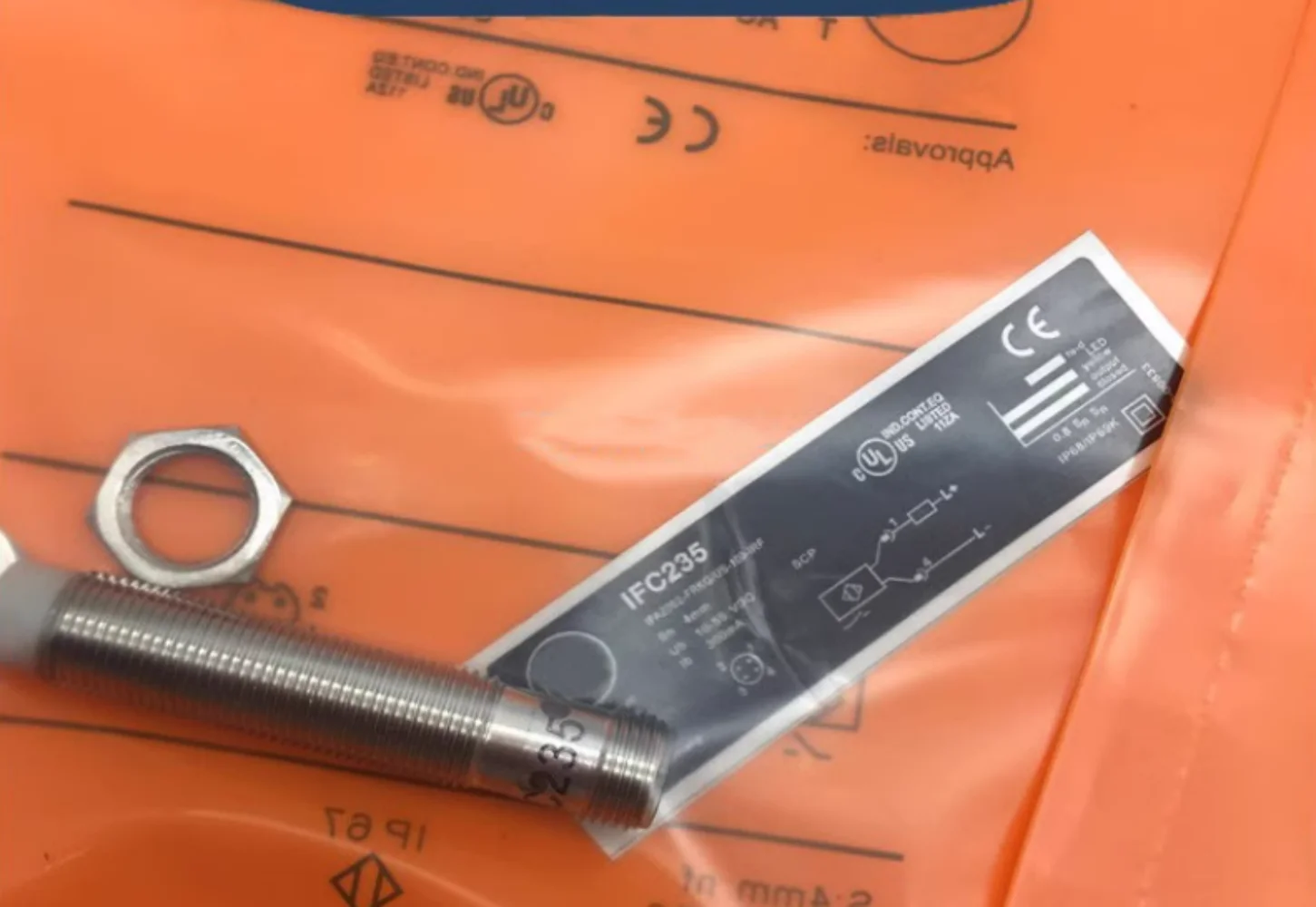 

2pcs Proximity switch IFC207 IFC229 IFC235 IFC206 IFC209 IFC239 IFC243