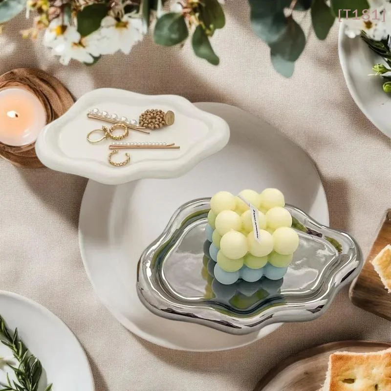 [E] Simple Jewelry Storage Tray Creative Cloud Shapes Electroplated Jewelry Earrings Ring Display Desktop Dish For Women