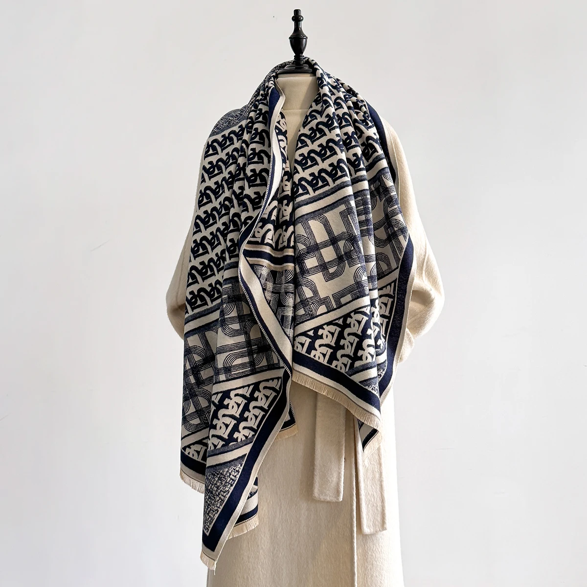 

Luxury Winter Cashmere Scarf for Women Warm Pashmina Design with Exquisite Patterns Thick Cozy Blanket Shawl Elegant Female