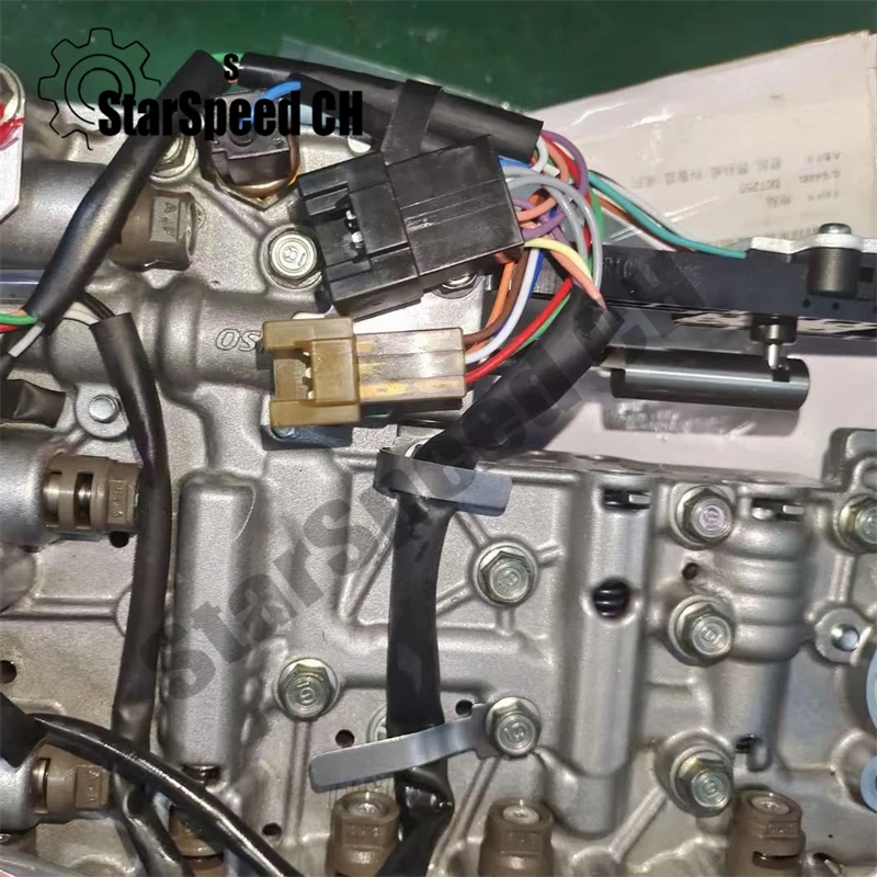 Oryginalny korpus zaworu automatycznej skrzyni biegów 5EAT ze solenoidem 31705AA683 do Subaru Force Lion 2.5GT B4 Outback 3.6 Forester 3.0