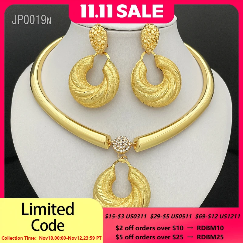 

Комплект из колье и серёг, в африканском стиле