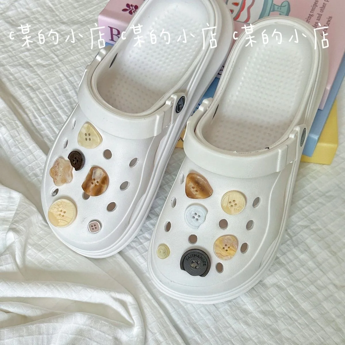 

Ins Cartoon Button Charms for Crocs Cute Shoe Charms Accessories Women Buckle Kids Decoration Shoe Party Favors Wholesale