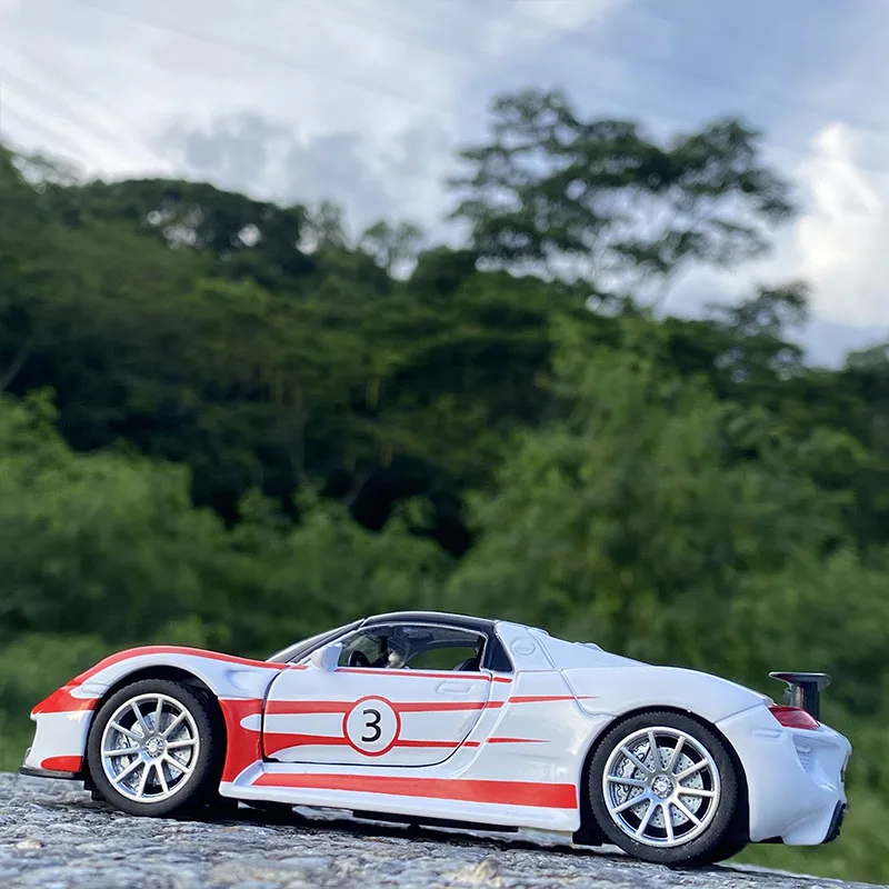 موديل سيارة رياضية من بورش مارتيني 918S ، معدنية ، لعبة سيارات ، صوت محاكاة وهدية خفيفة ، 1:32