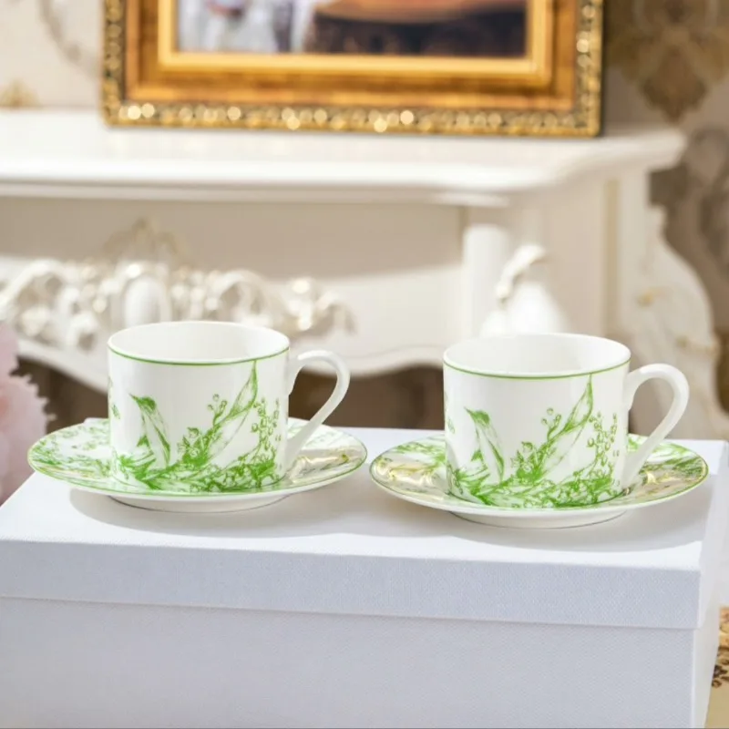 

Новая легкая роскошная кофейная чашка из костяного фарфора, блюдце, чашка для послеобеденного чая, свежий комбинированный набор для ежедневного использования