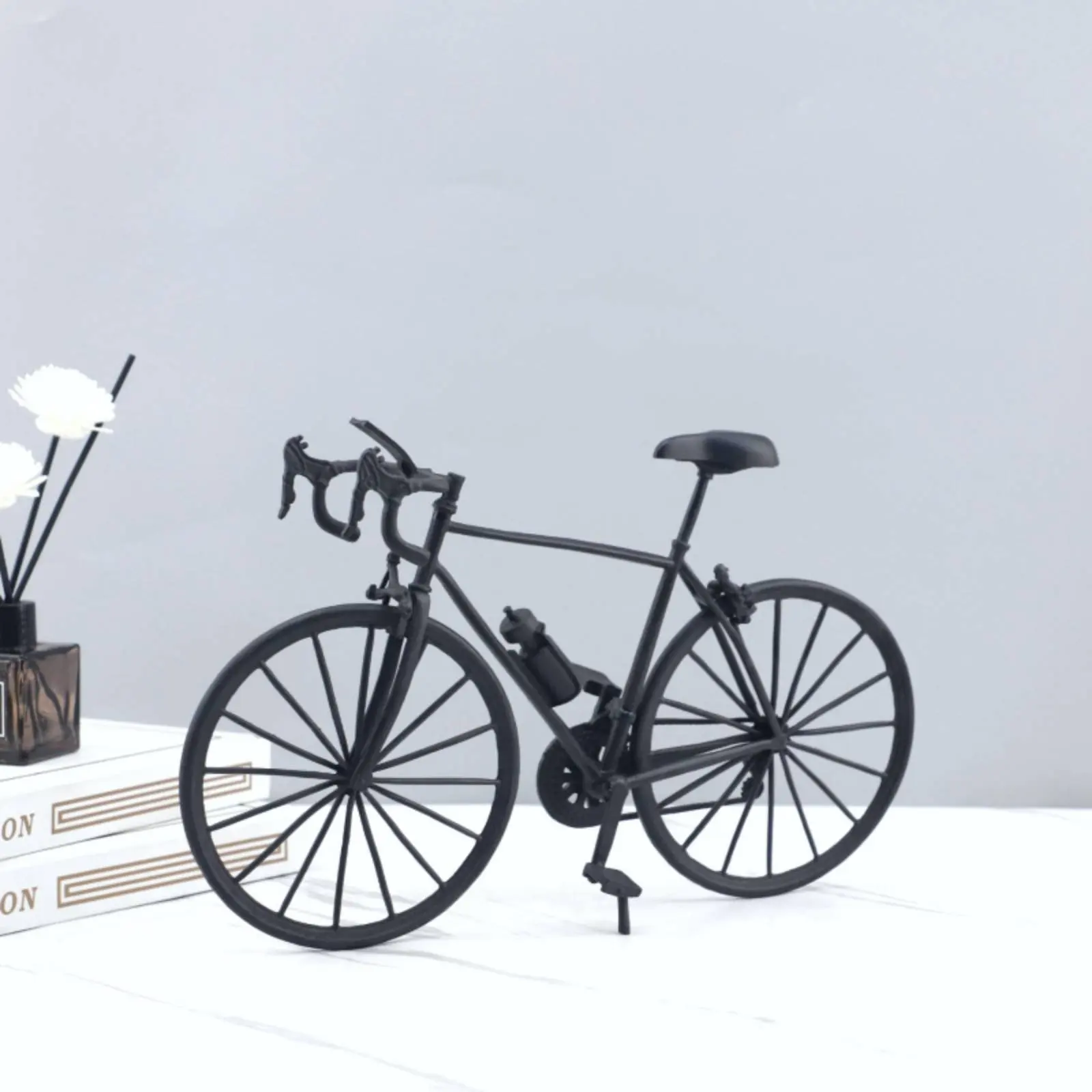 Iron Cycle Sculpture Artistic Display Vintage Cycle Model Retro Bike Sculpture Self-Standing Table Decoration for Tv Stand view 4