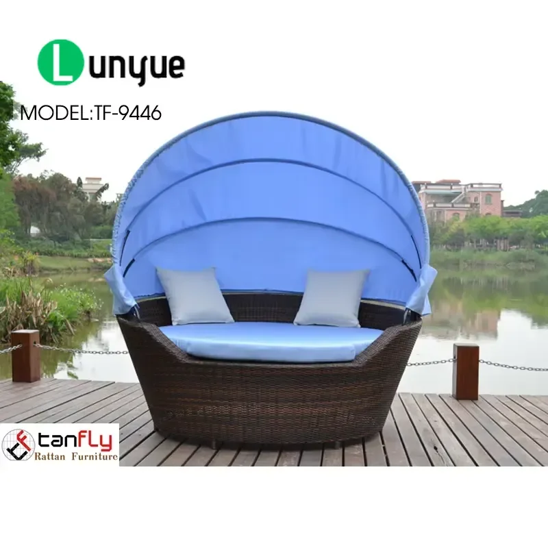 Modern Wicker Rattan Round Outdoor Lounge Bed with Canopy Patio Garden Furniture Sunbed Daybed Relaxing Comfortable Design