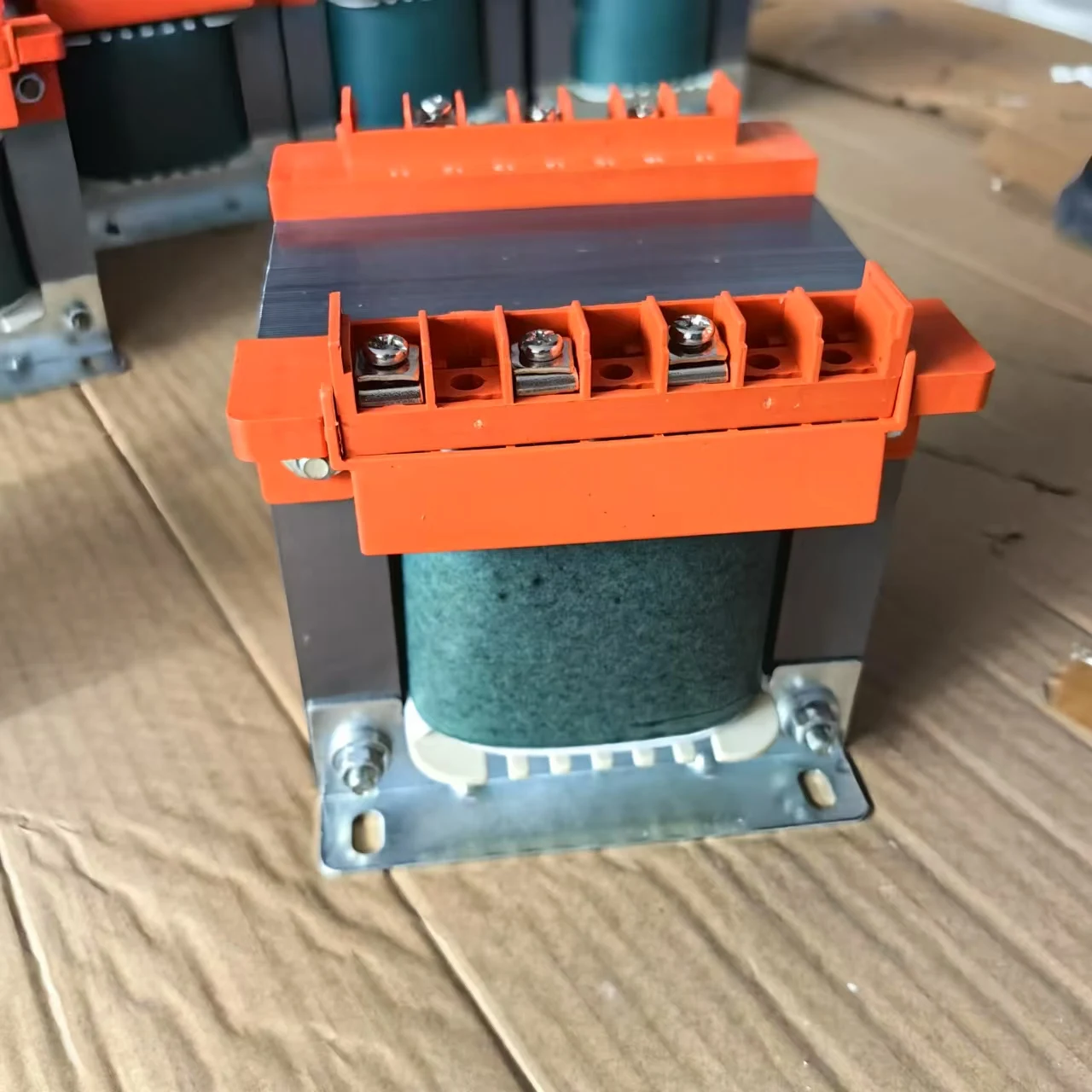 Single-Phase Isolat…