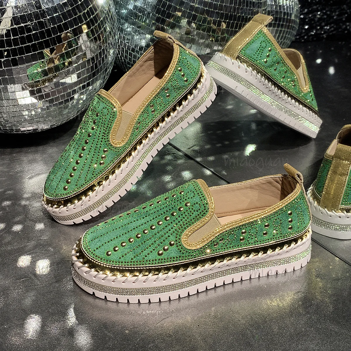 

Large Size 35-45 Shoes for Women Fashion Shining Rhinestone Flats Loafers New Thick Bottom Sneakers Outdoor No Slip Footwears