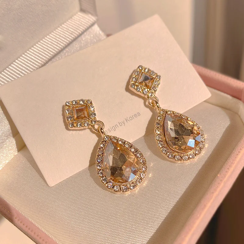 New Gold Color Shiny Rhinestone Zircon Earrings Water Drop Crystal Pendant Female Luxurious Temperament Girl Party Jewelry Gift