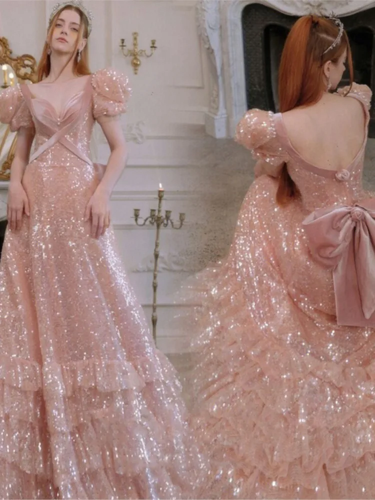 

A high-end luxurious and niche puffy dress for birthday party