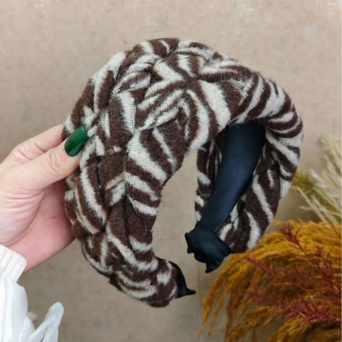 Winter new zebra pattern plush headband widened to cover white hair wash face hair accessories braided headband retro hairpin