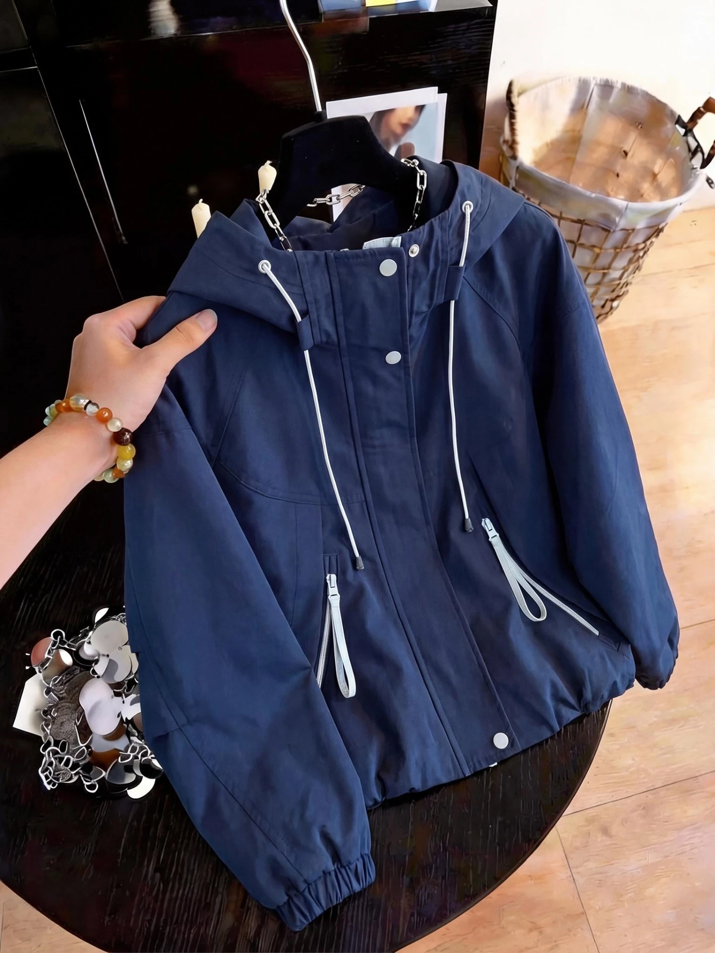 

Модная повседневная женская куртка с капюшоном, дышащая, легкая, для весны и осени, удобная посадка, на молнии