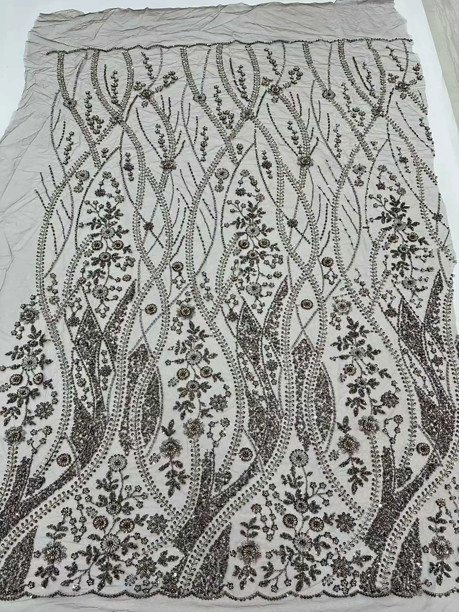 2026 Neues Design Afrikanischer Perlen-Spitzenstoff Hochwertige Französische Pailletten-Spitze Lila Nigerianischer Party-Hochzeitskleid-Stoff zum Nähen – Detail 18