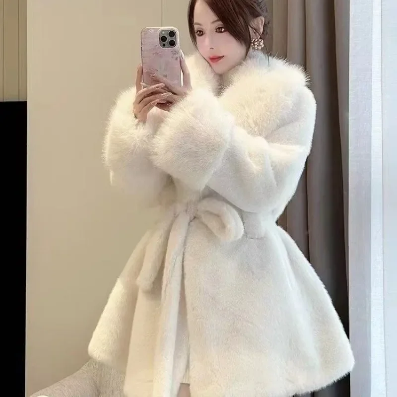 

Women Faux Furs Coats Fur Integrated Coat Long Sleeve Solid with Belt V-neck Female Fur Jackets 2025 Winter Fashion Lady Coats
