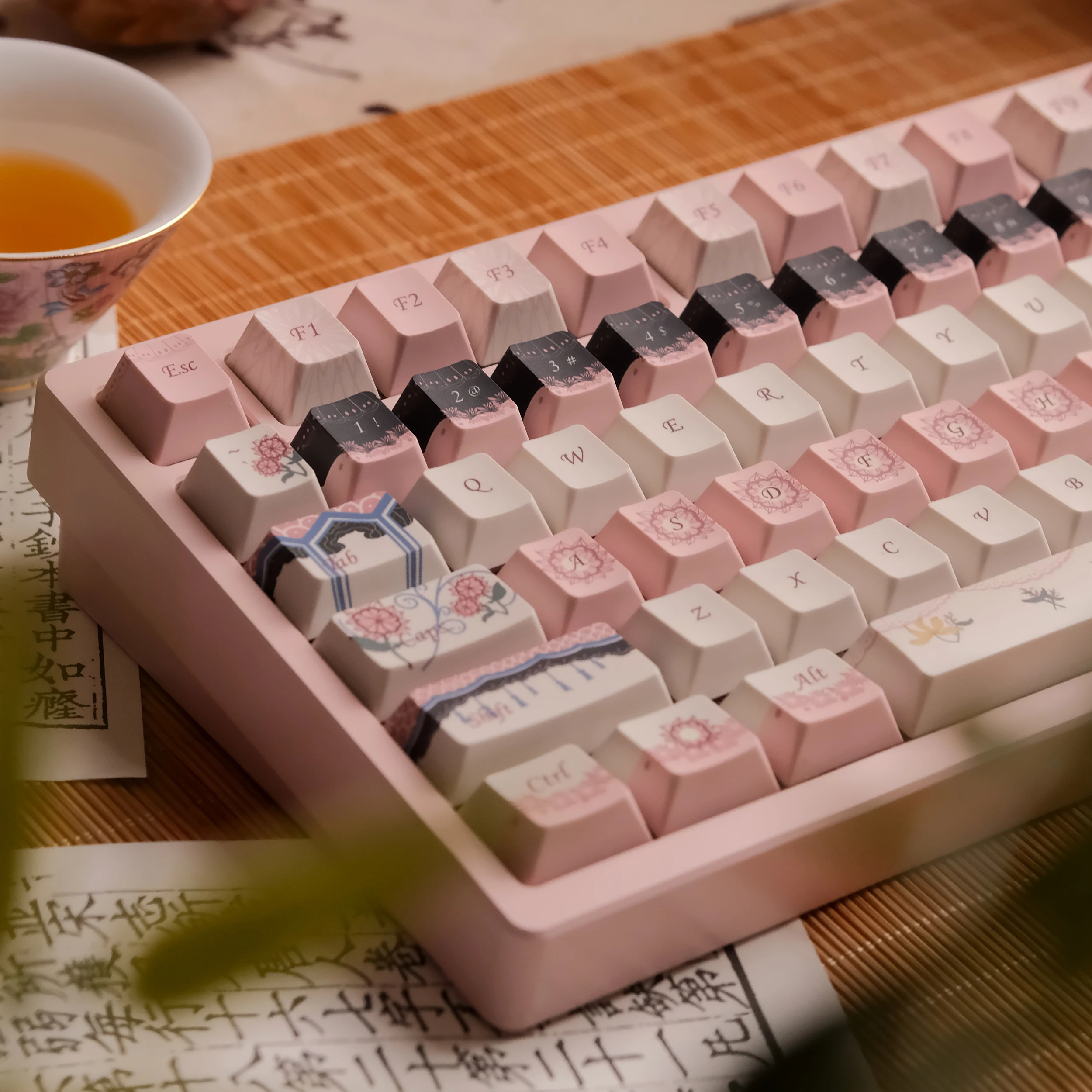 

National Style Peach Blossom Porcelain Theme Keycap Cherry Profile PBT Thermal Sublimation Pink Keycaps for Mechanical Keyboard