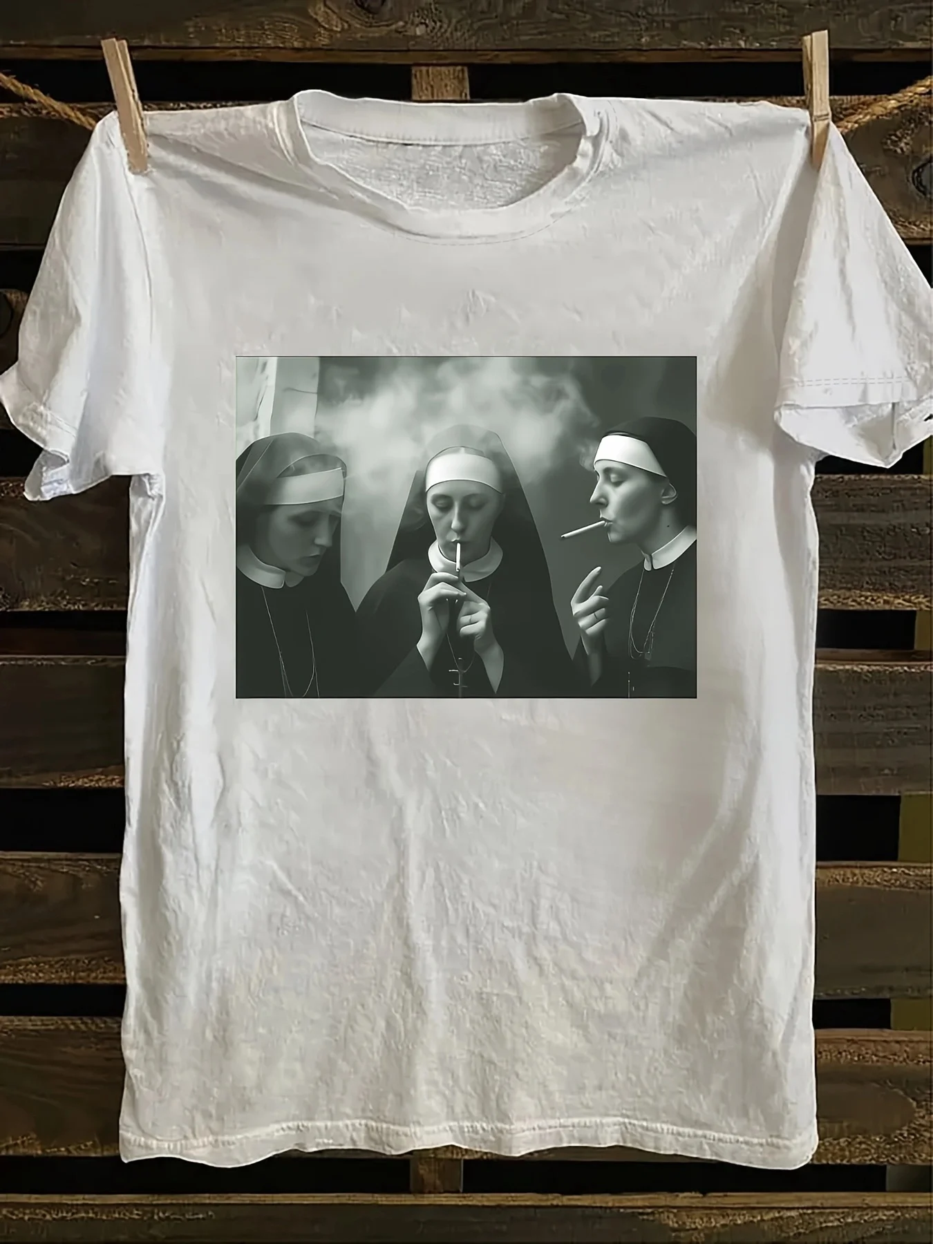 Damska koszulka z grafiką zakonnicy w stylu vintage - czarna, codzienna koszulka z krótkim rękawem i okrągłym dekoltem, oddychająca koszulka na wiosnę i lato