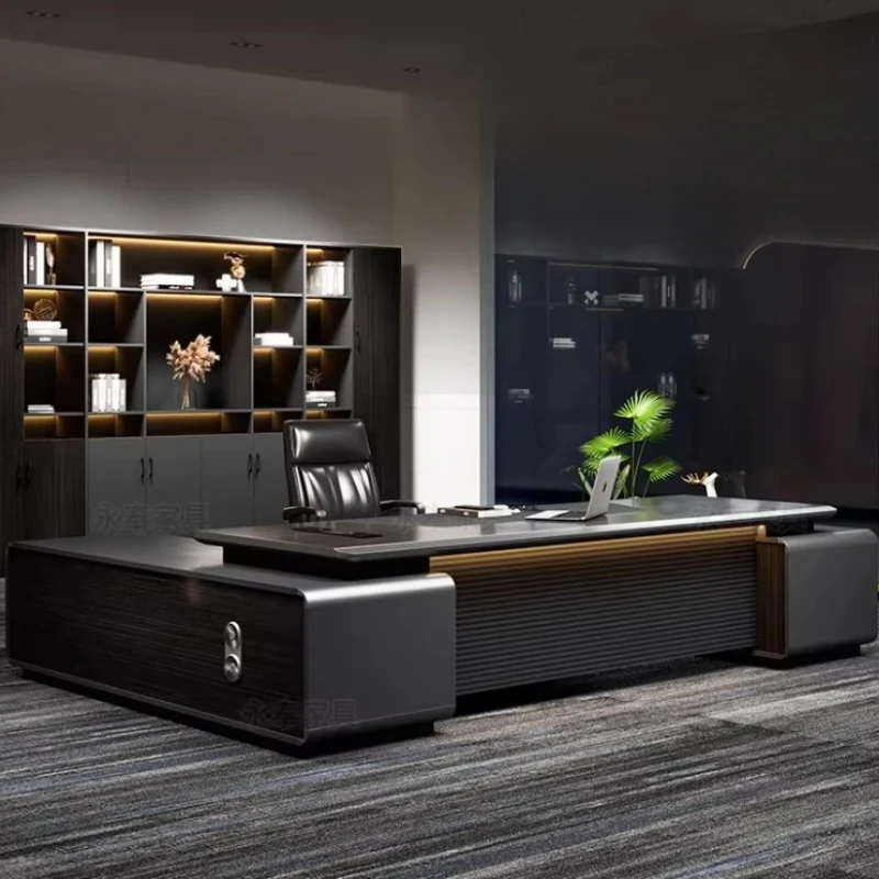 

Стол руководителя с декоративной отделкой, офисный стол в стиле лёгкой роскоши, премиум-класса, простой и современный, для руководителей и менеджеров.