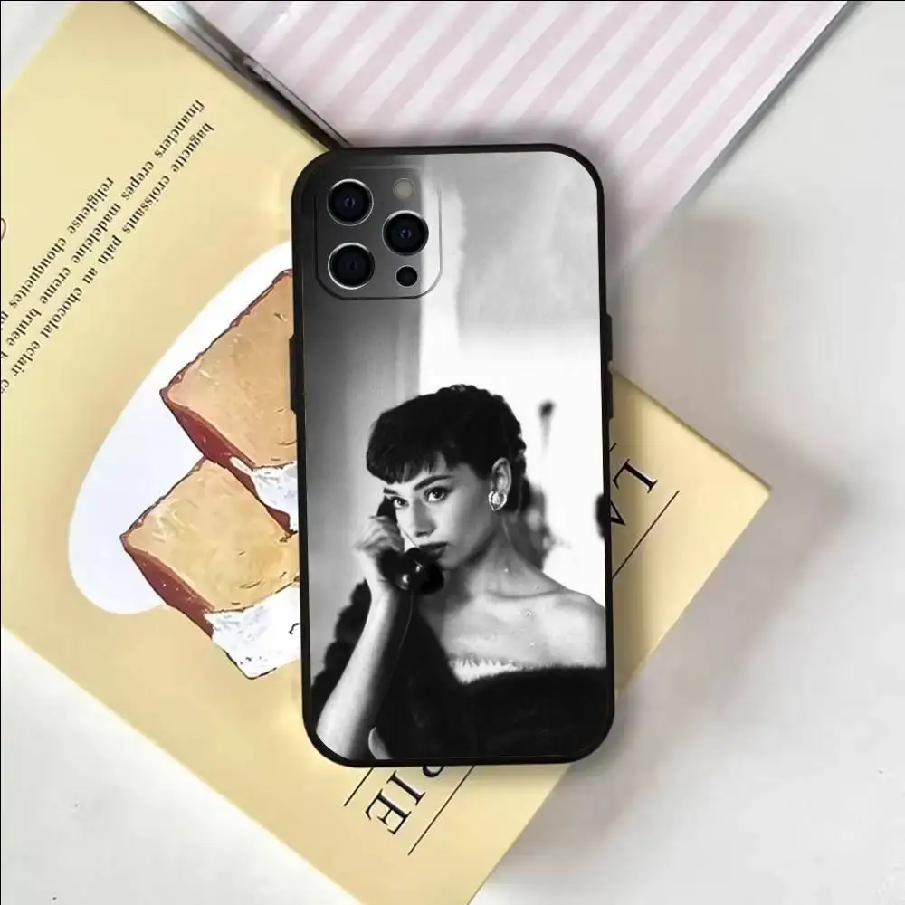 حافظة هاتف أودري هيبورن لهاتف آيفون 17,16,15,14,13,12,11 Plus,Pro,Max,XS غطاء ناعم من السيليكون