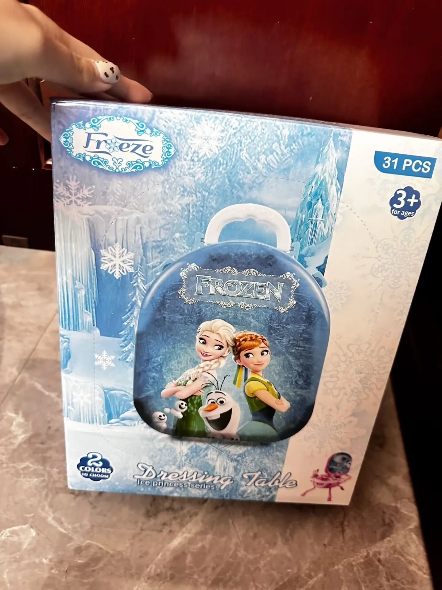 Hot Diney สาวเจ้าหญิงแช่แข็ง Action Figures กล่องเก็บของขวัญแต่งหน้าของเล่นอะนิเมะ Action Collection ของเล่นของขวัญ