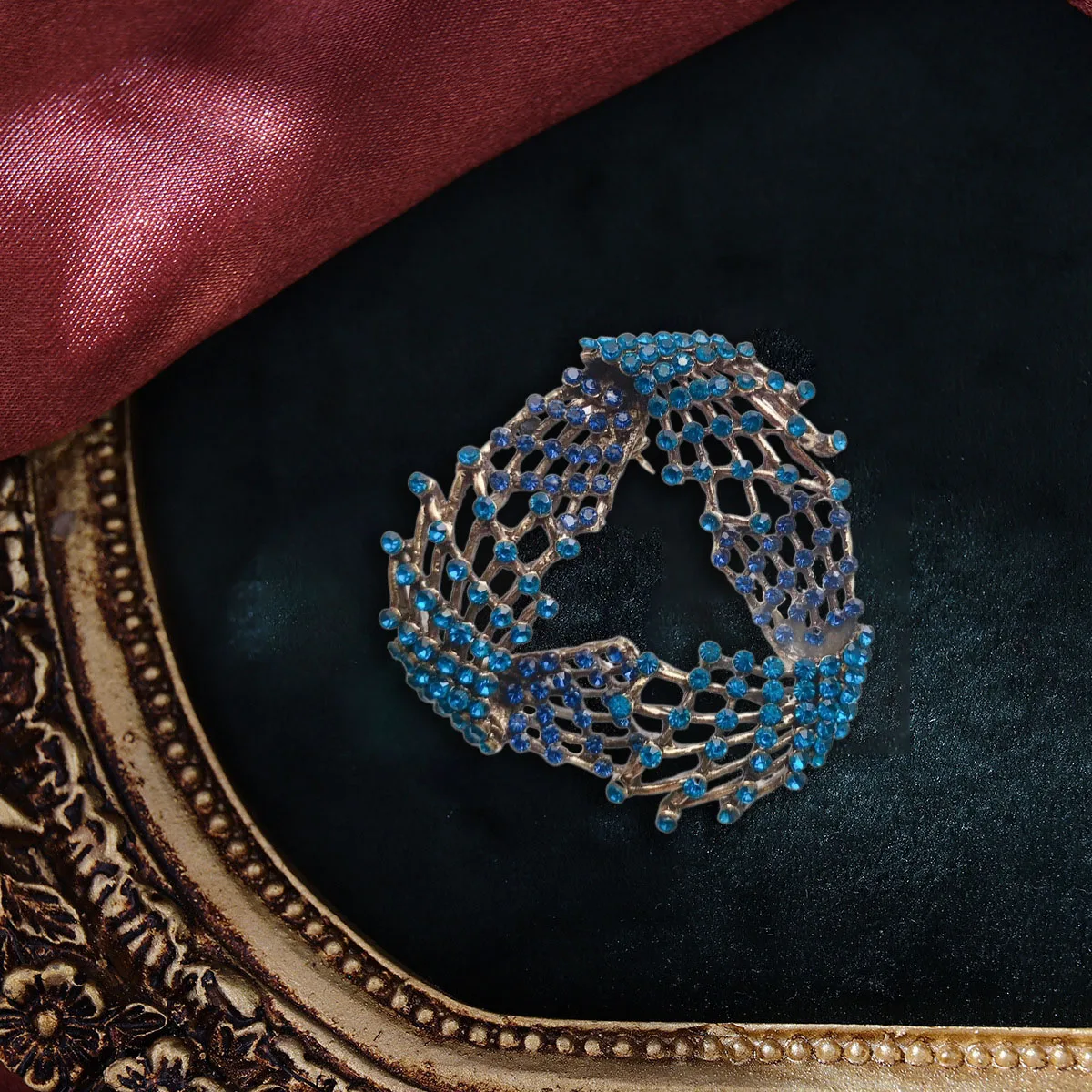 Cross border retro high-end hollow crystal brooch, niche design palace style high-end pin accessory