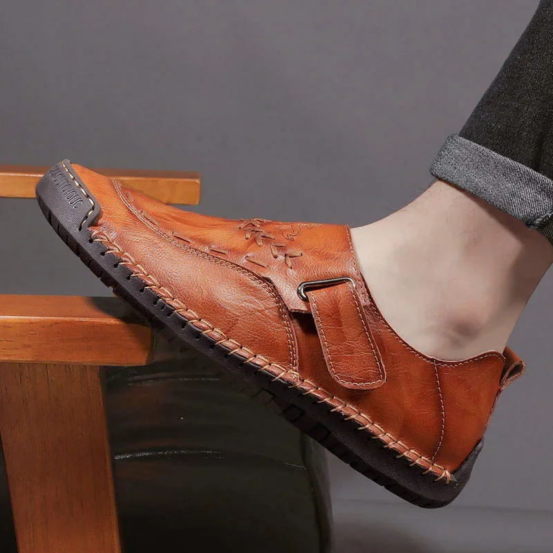 Sapato casual masculino de couro rachado, tênis respirável, mocassins de enfiar, mocassins clássicos, sapatos de condução confortáveis, marca