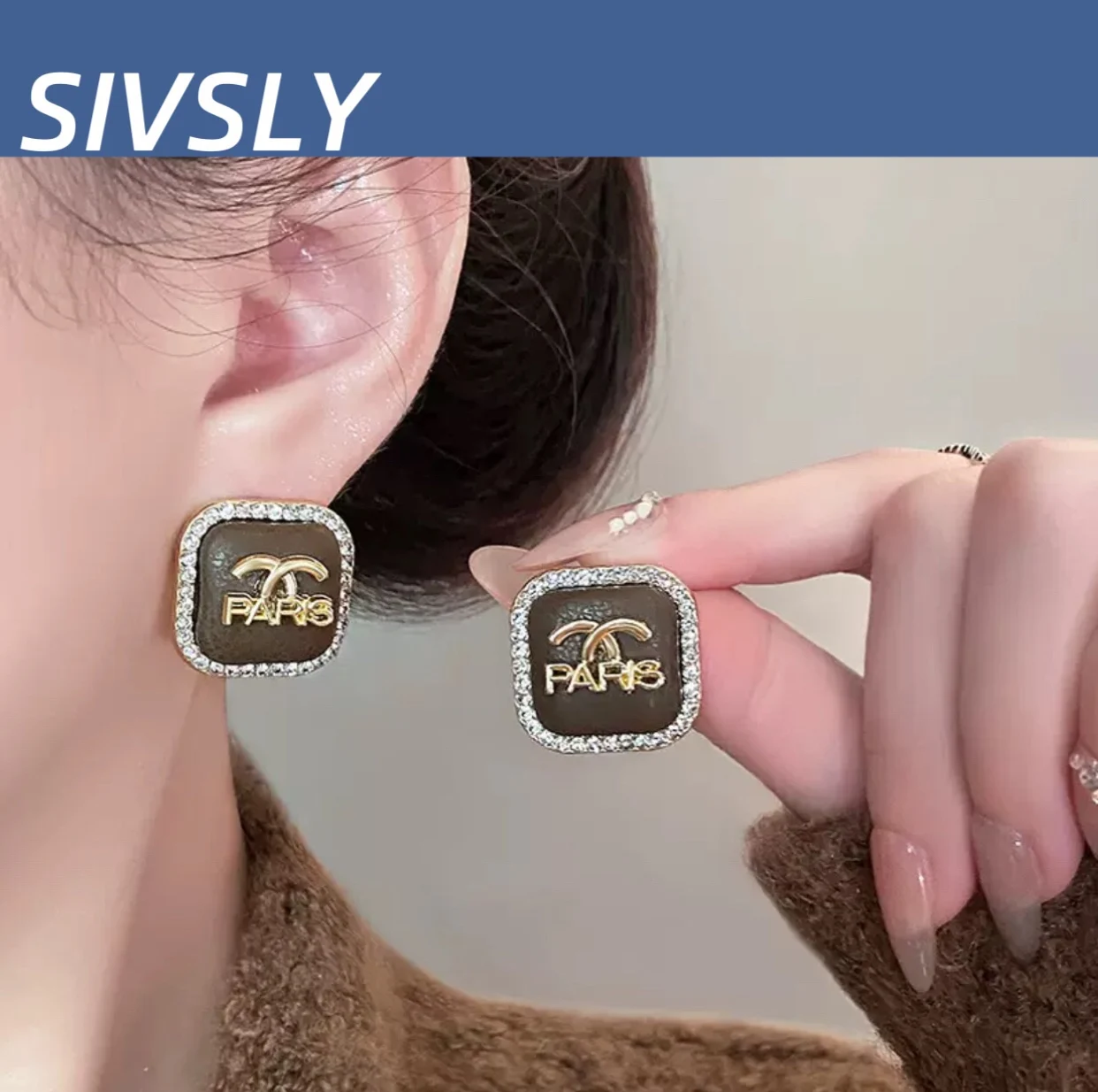 

Unique retro letter earrings for women, fashionable, versatile, luxurious design, stud earrings, 2025 new earring