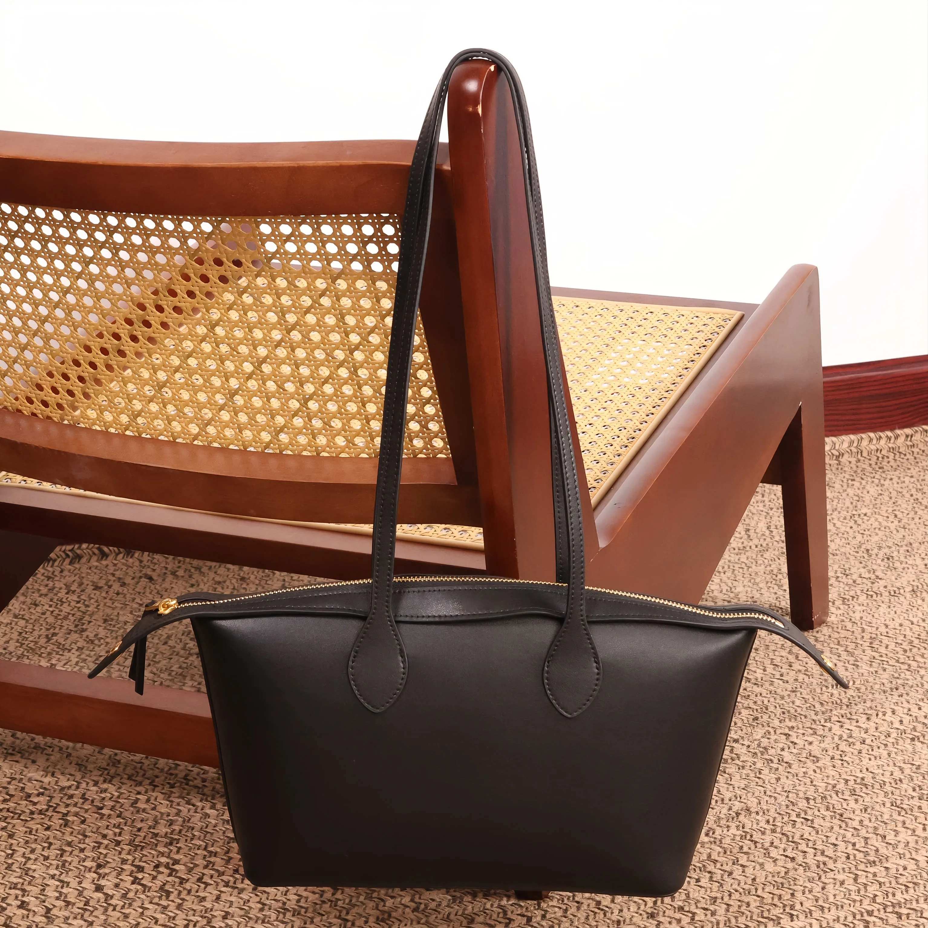 2026 New Master quality,Smooth Top-Grain Calfskin Pea-Pod Shoulder Bag (26cm Bottom Length)