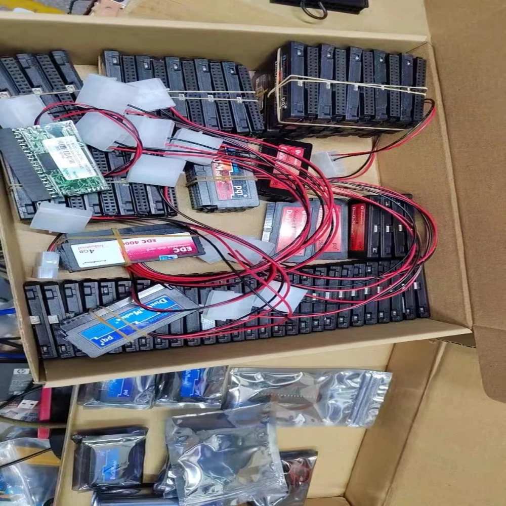 Original 1GB 512MB 128MB IDE 40Pin DOM SSD ดิสก์บนโมดูลอุตสาหกรรม IDE หน่วยความจําแฟลช 40 Pins MLC พร้อมสวิตช์ IDE