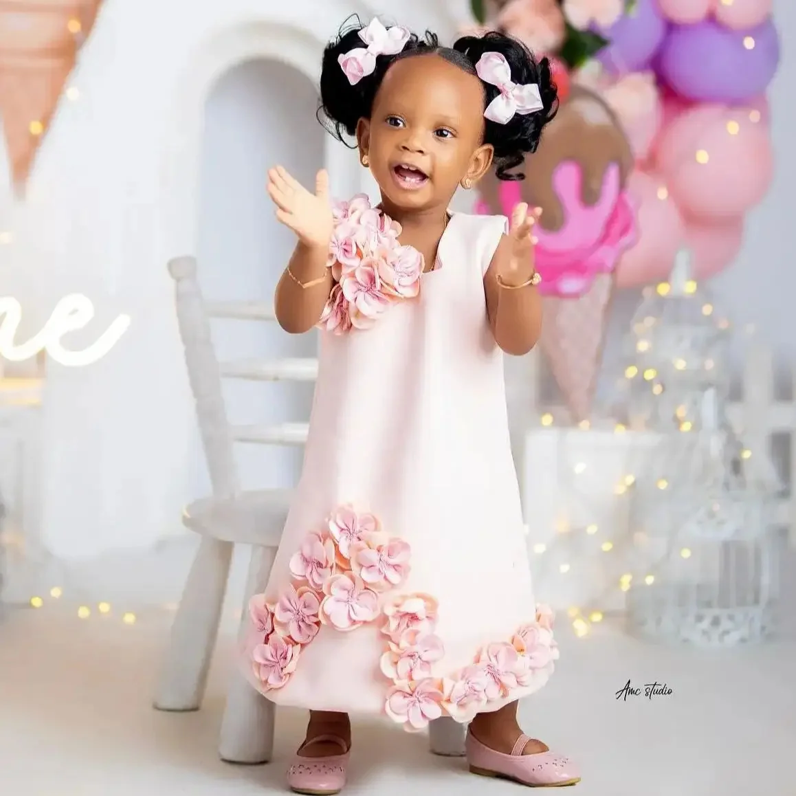 

Customized Satin Flower Girl Dresses For Wedding 3D Floral Appliques Sleeveless Kids Birthday Party First Communion Ball Gown