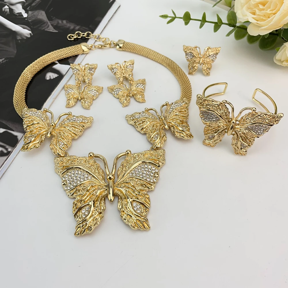 Exquisite and fashionable high-end jewelry set, suitable for various parties, brides and weddings to wear FHK14599