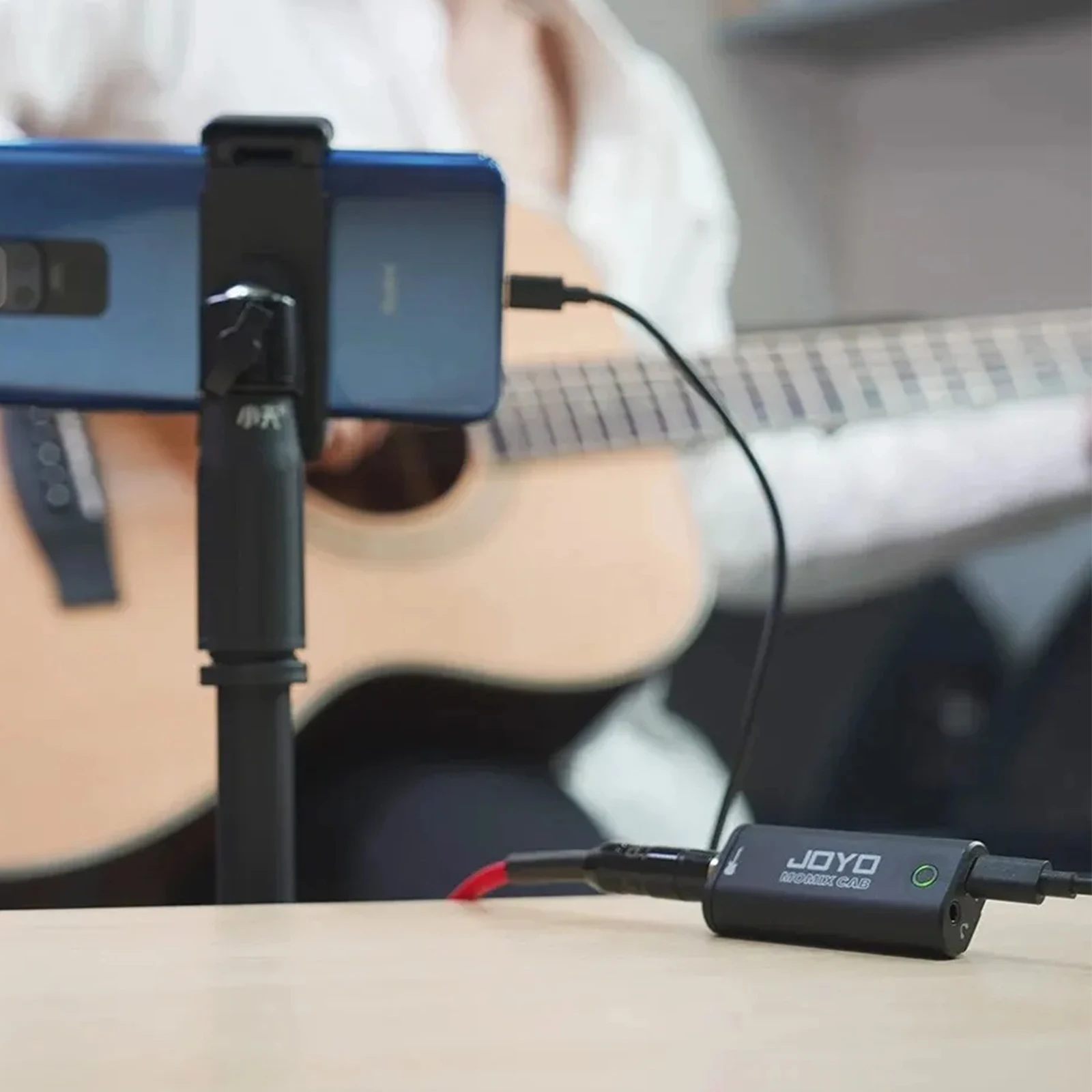 MOMIX CAB Live Sound Card Mixer USB Sound Card Guitar Plug and Play Portable Mini Audio Mixer Live Streaming Media Device view 3