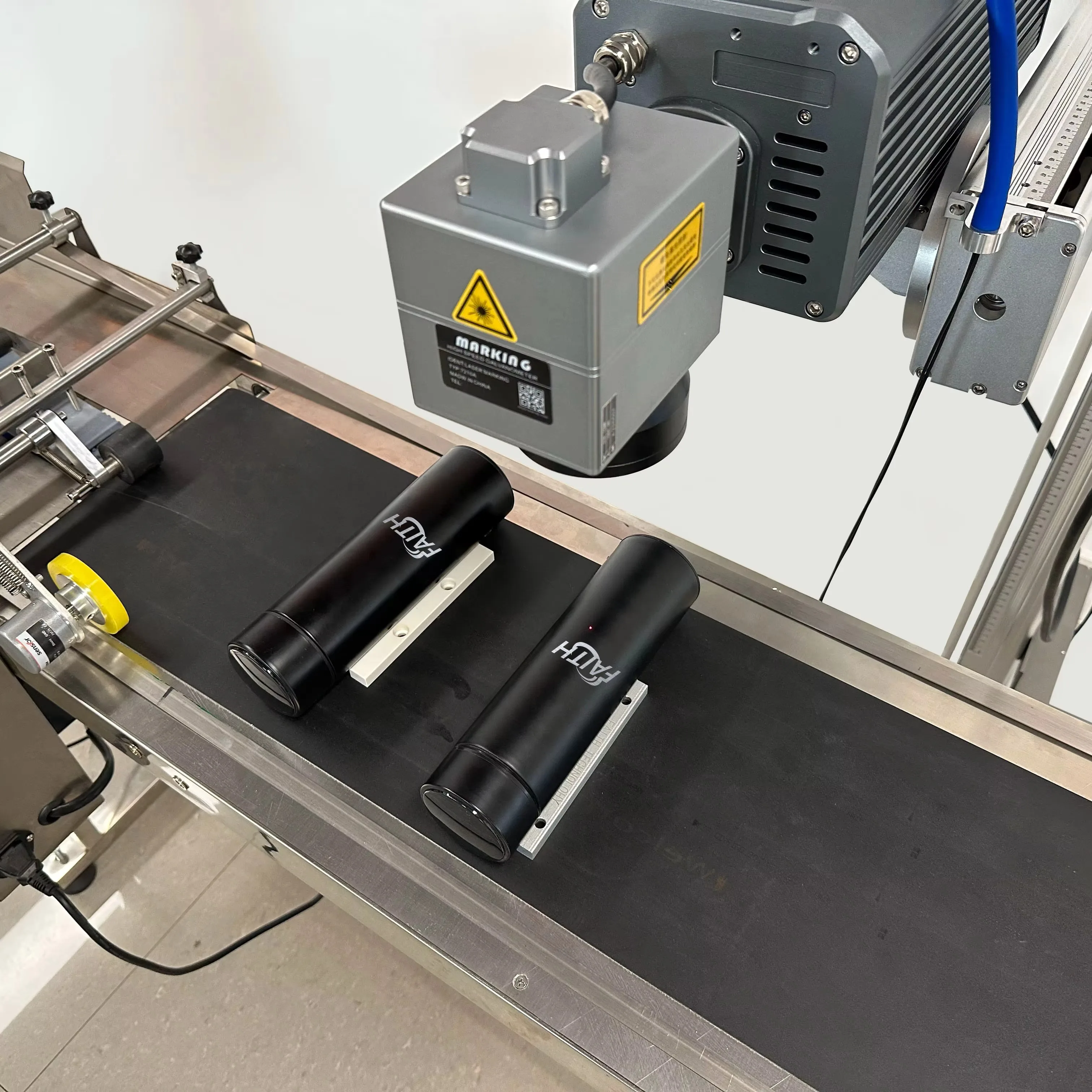 Faith Multifunctional Auto 30W Visual Flying One Fiber Laser Marking Hine