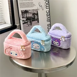 Simpatica borsa portaoggetti per cosmetici Kuromi borsa per il lavaggio in peluche Sanrio morbida e carina