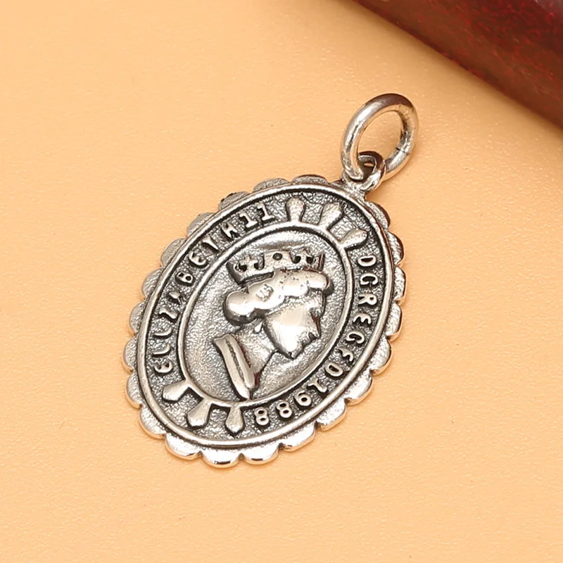 S925 sterling silver queen coin avatar retrofashionstylish crown necklace pendant fashion