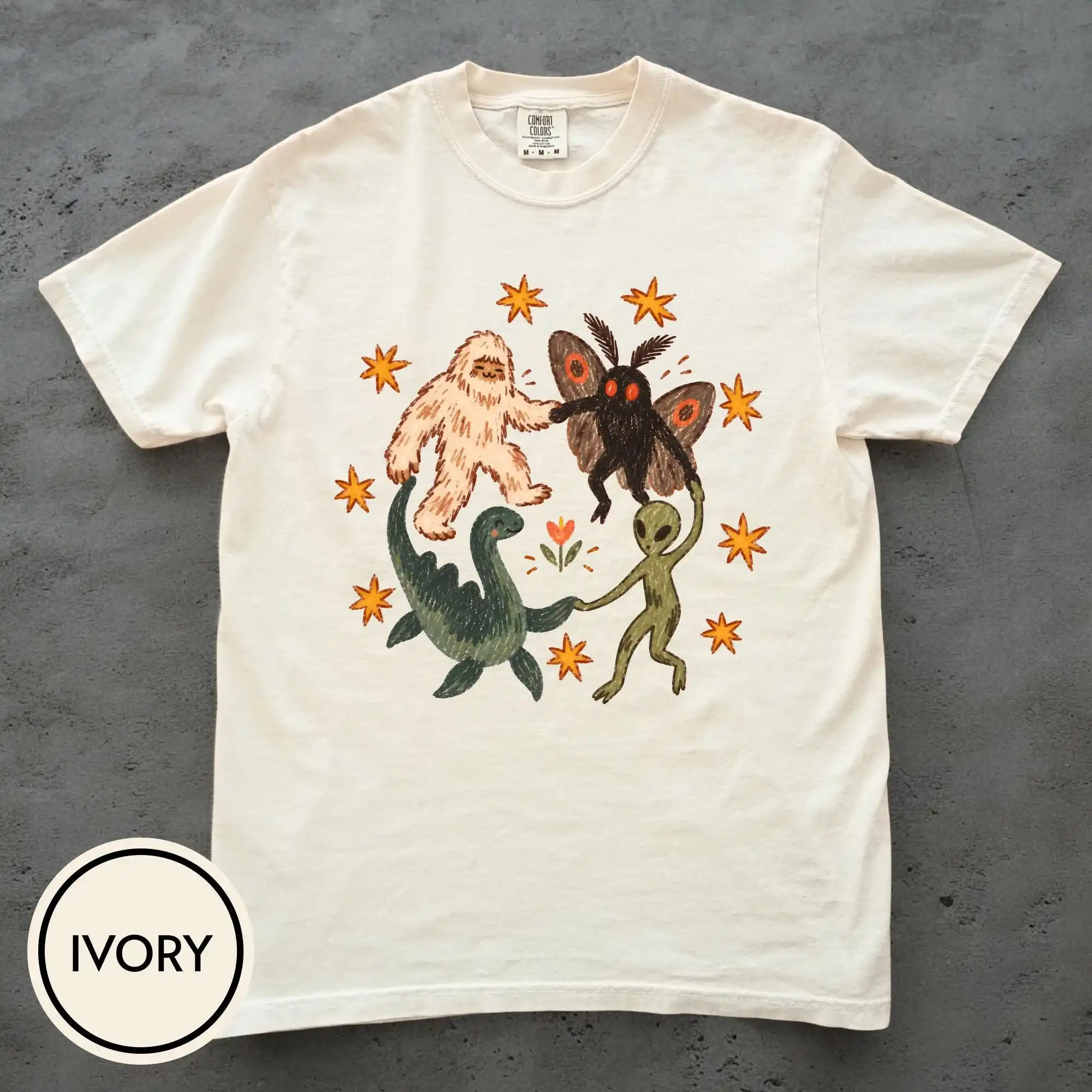 T-Shirt mit Tanzenden Kryptidien, Bigfoot, Mothman, Alien, Vintage-Unisex-Shirt, ausgefallenes, gewaschenes, übergroßes T-Shirt, Halloween-Geschenk – Detail 3