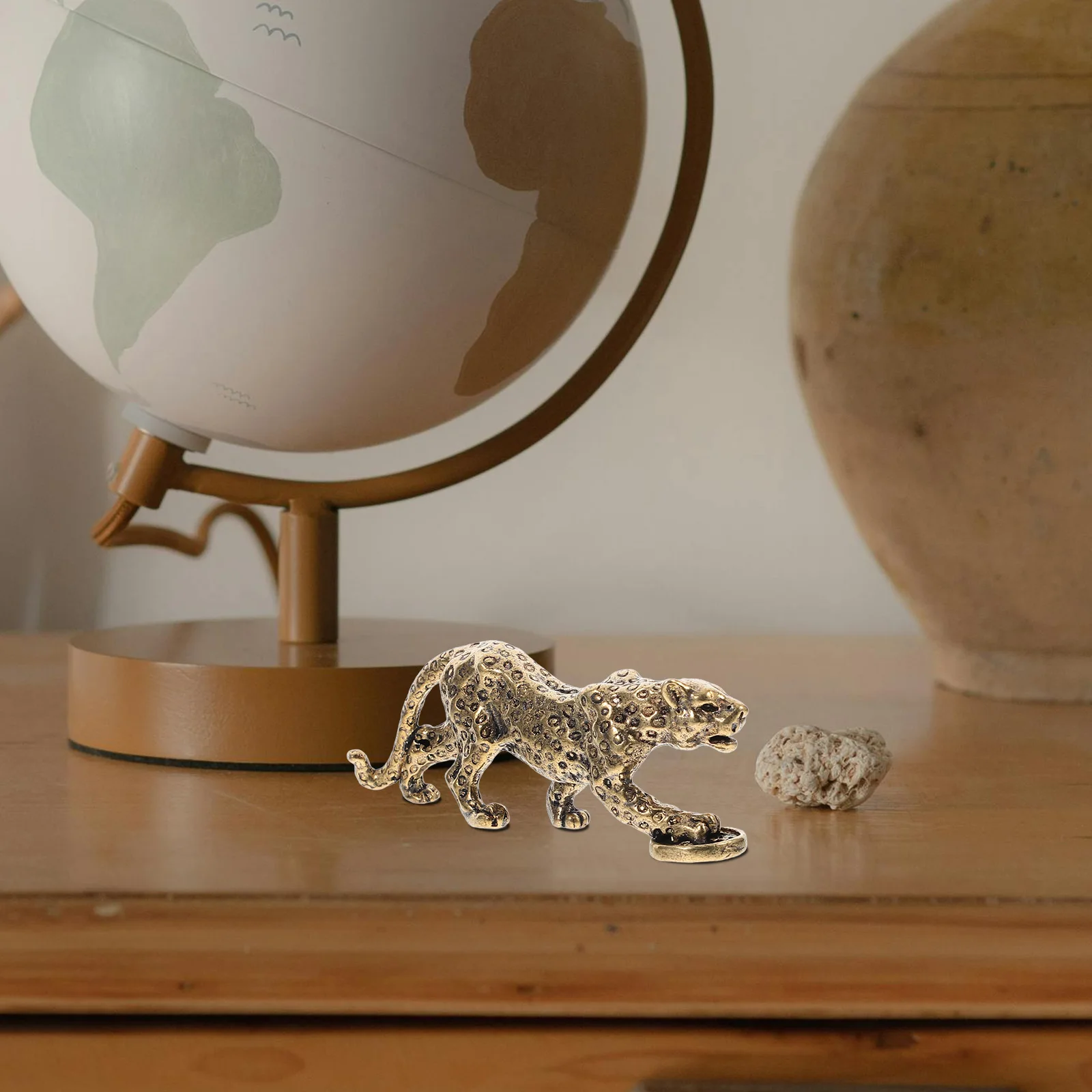 

Brass Leopard Statues Vintage Decor Golden Figurine Creative Desktop Animal Statue Indoor Tabletop Ornament