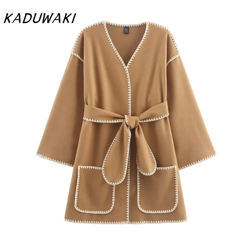 

KADUWAKI Autumn Fashion Versatile V-neck Shell Craft Belt Woolen Jacket Female High Street Casual Pocket Decorative Cardigan Y2k