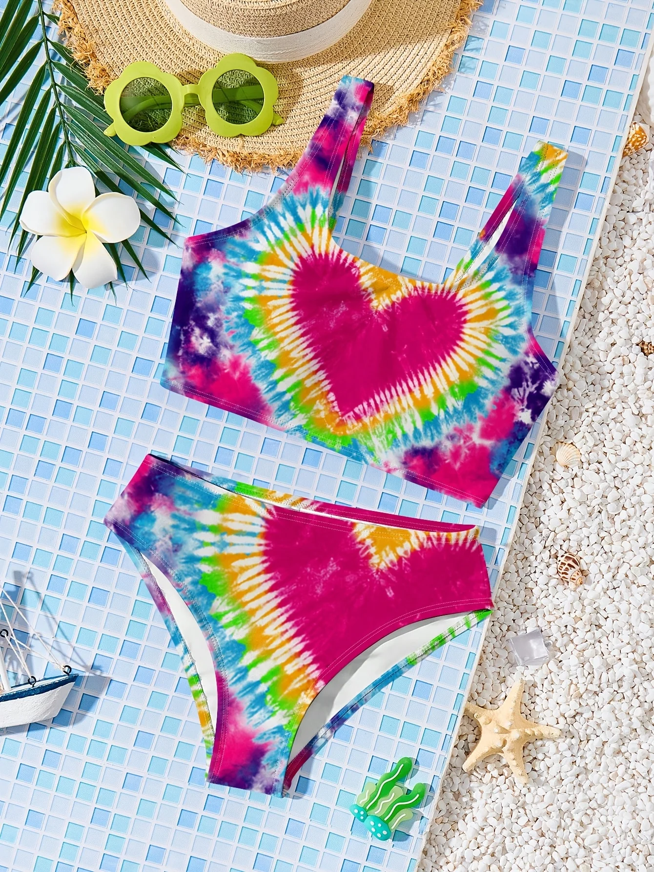 Sommer-Badeanzug-Set für Mädchen: Zweiteiliges Set mit ärmellosem Tanktop-Badeanzug und dreieckigen Badeshorts mit buntem Herz-Batik-Print, geeignet für Mädchen im Alter von 8–12 Jahren, ideal für