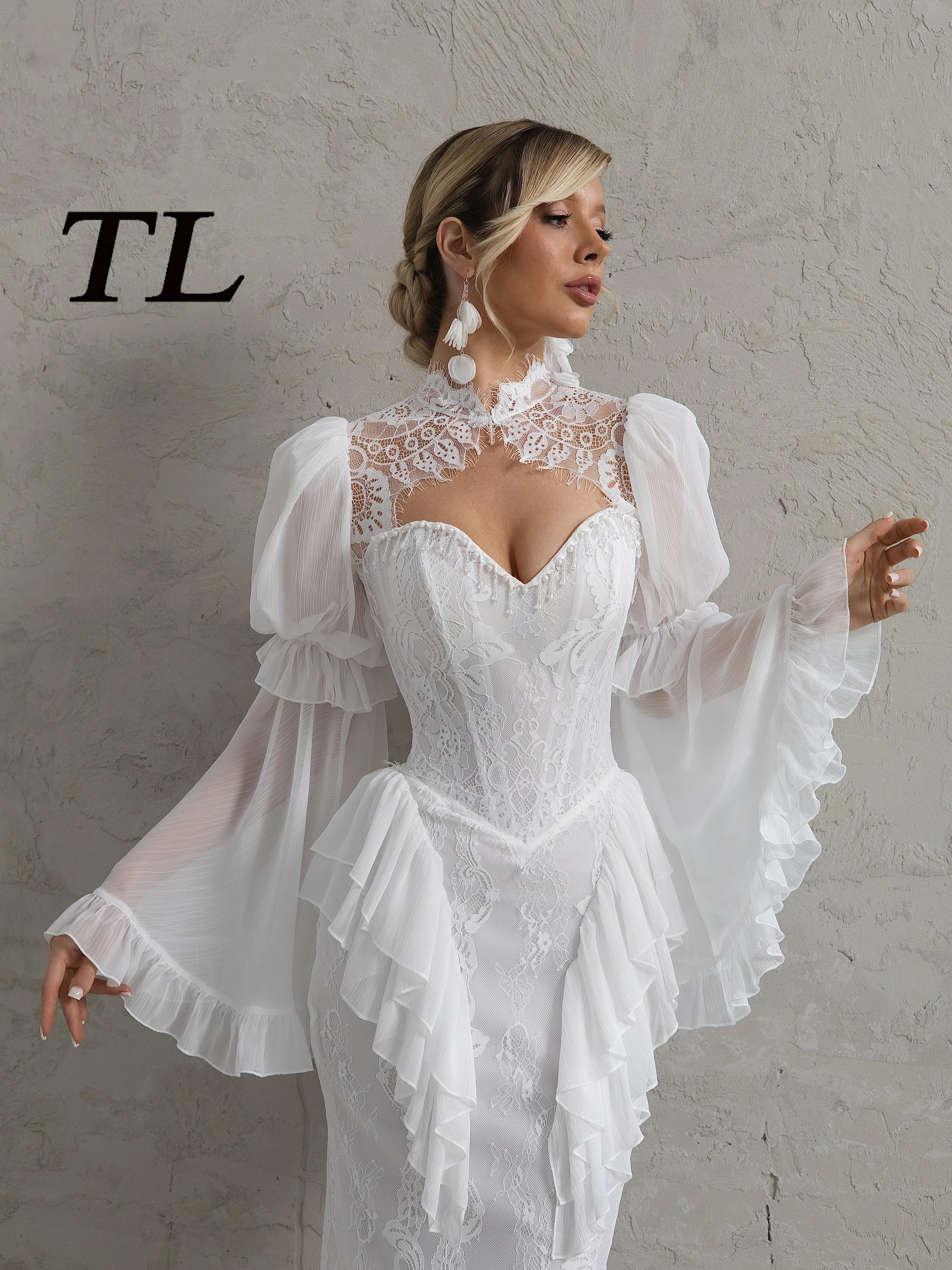 Vestido de Novia TL Personalizado 2027 Estilo Boho Vintage con Encaje, Cuello Alto, Mangas Largas Tipo Campana, Corsé, Volantes, Sirena, Hecho a Medida