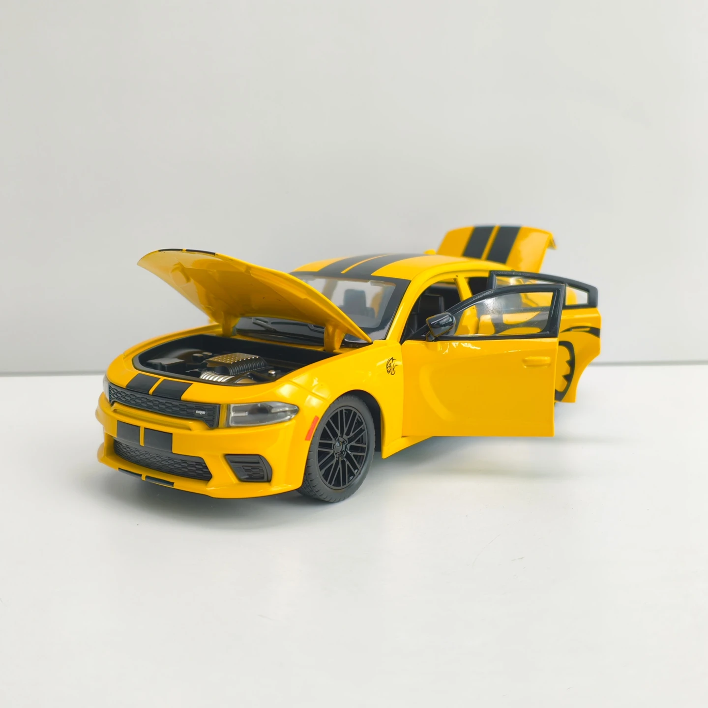1: 24 simulation Dodge Hellcat SRT modified alloy car model, doors and engine hood, trunk can be opened with sound and light view 6